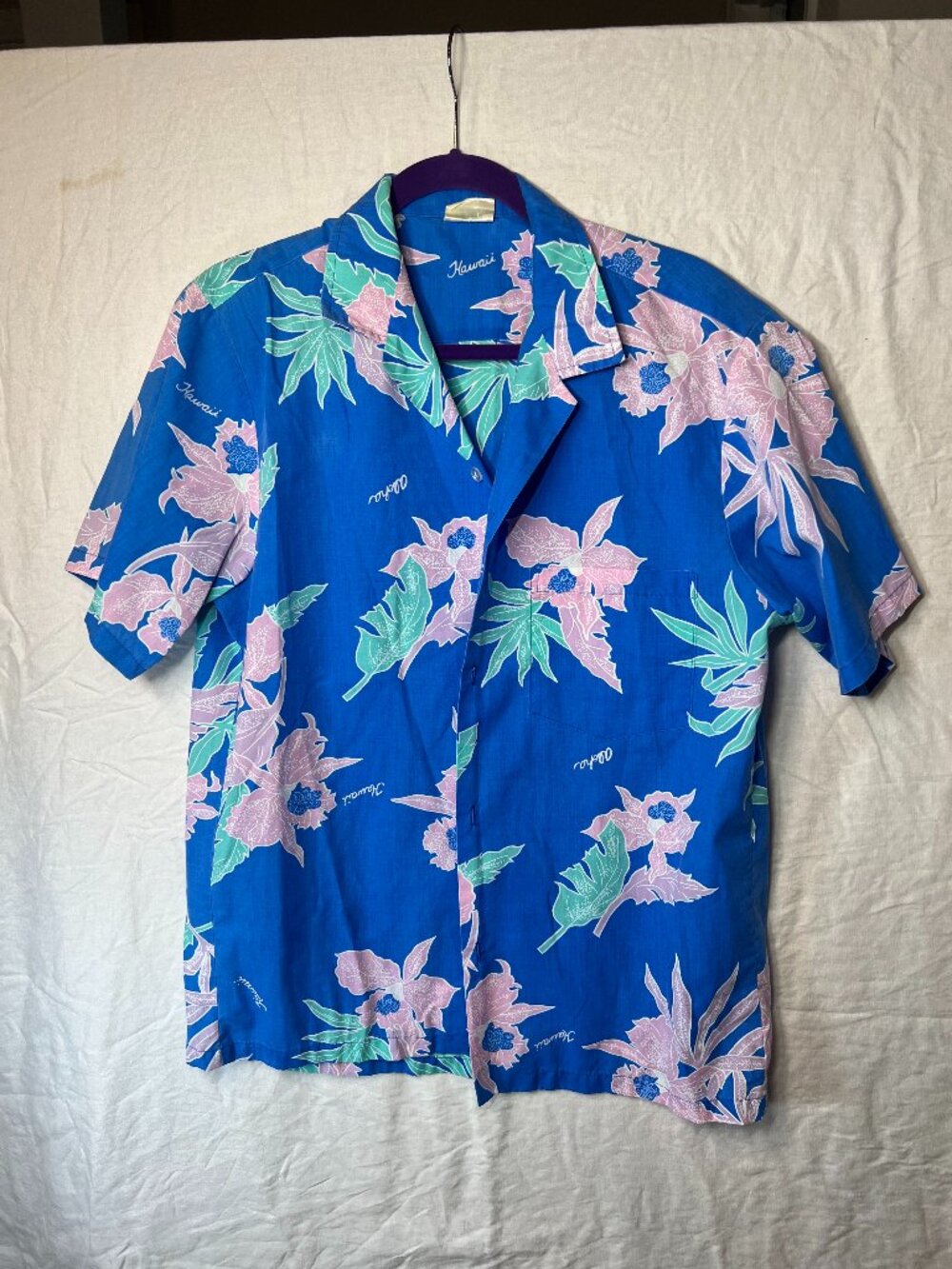 Jade Fashions Blue hawaiian shirt Pink flower accents M